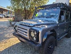 View Land Rover Defender 2013