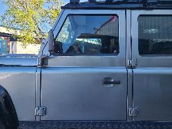 View Land Rover Defender 2013