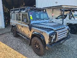 View Land Rover Defender 2013