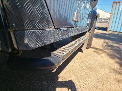 View Land Rover Defender 2013