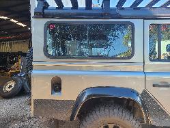 View Land Rover Defender 2013