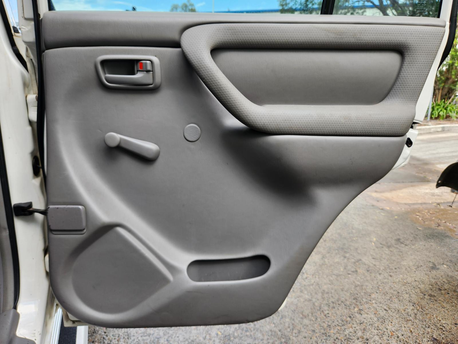 View Toyota Landcruiser 2006 4 Door Station Wagon