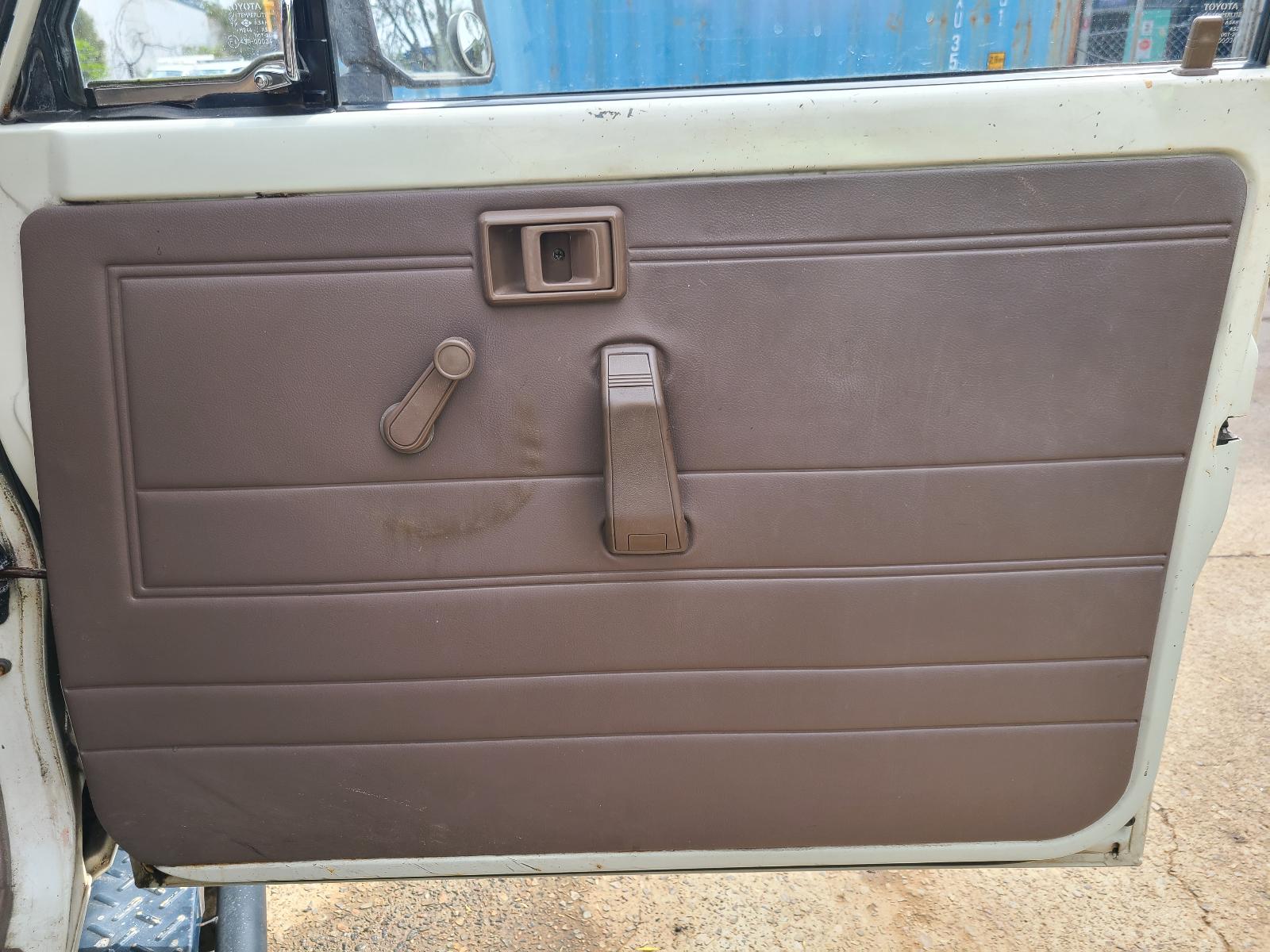 View Toyota Landcruiser 1990 2 Door Station Wagon