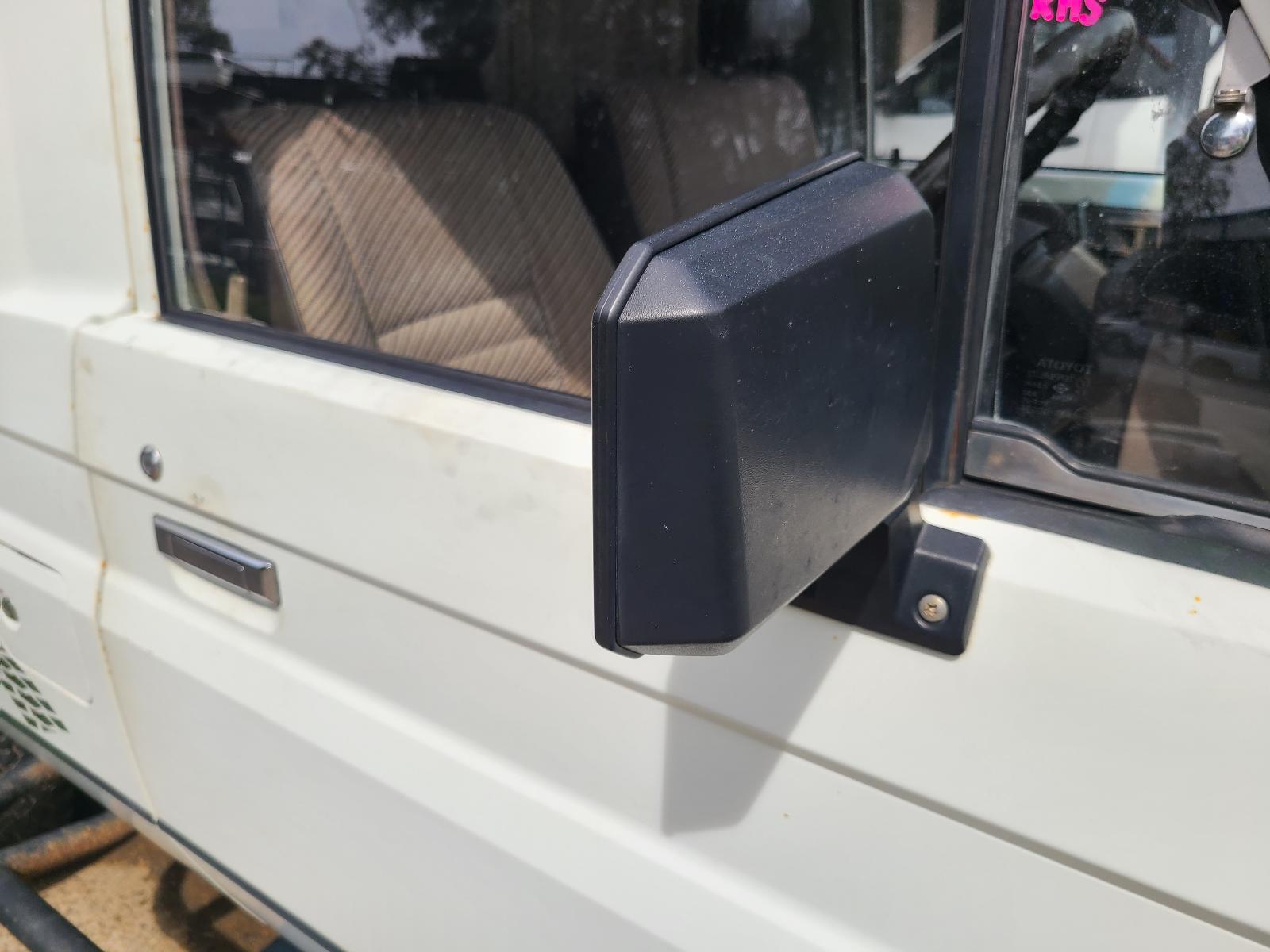 View Toyota Landcruiser 1990 2 Door Station Wagon