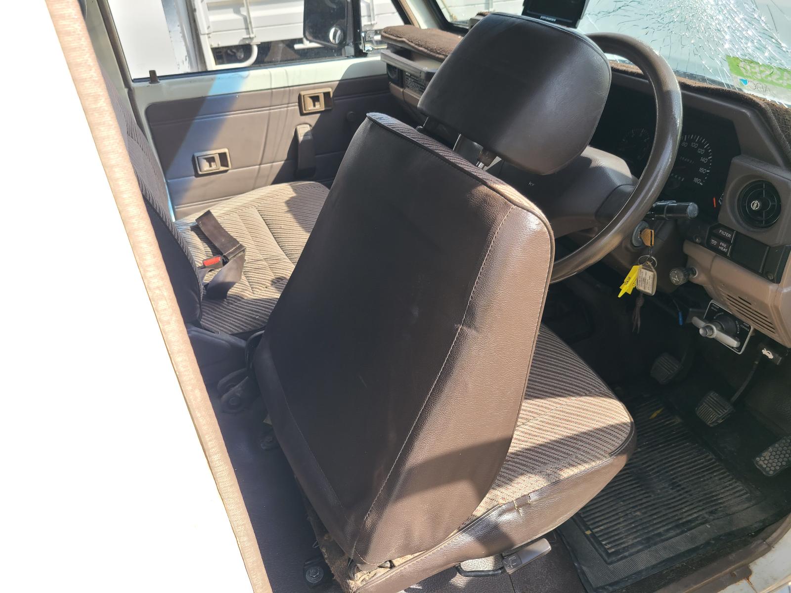 View Toyota Landcruiser 1990 2 Door Station Wagon