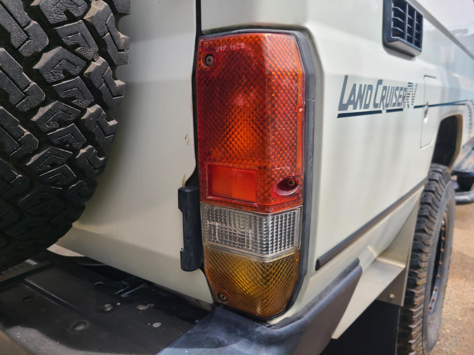 View Toyota Landcruiser 1990 2 Door Station Wagon
