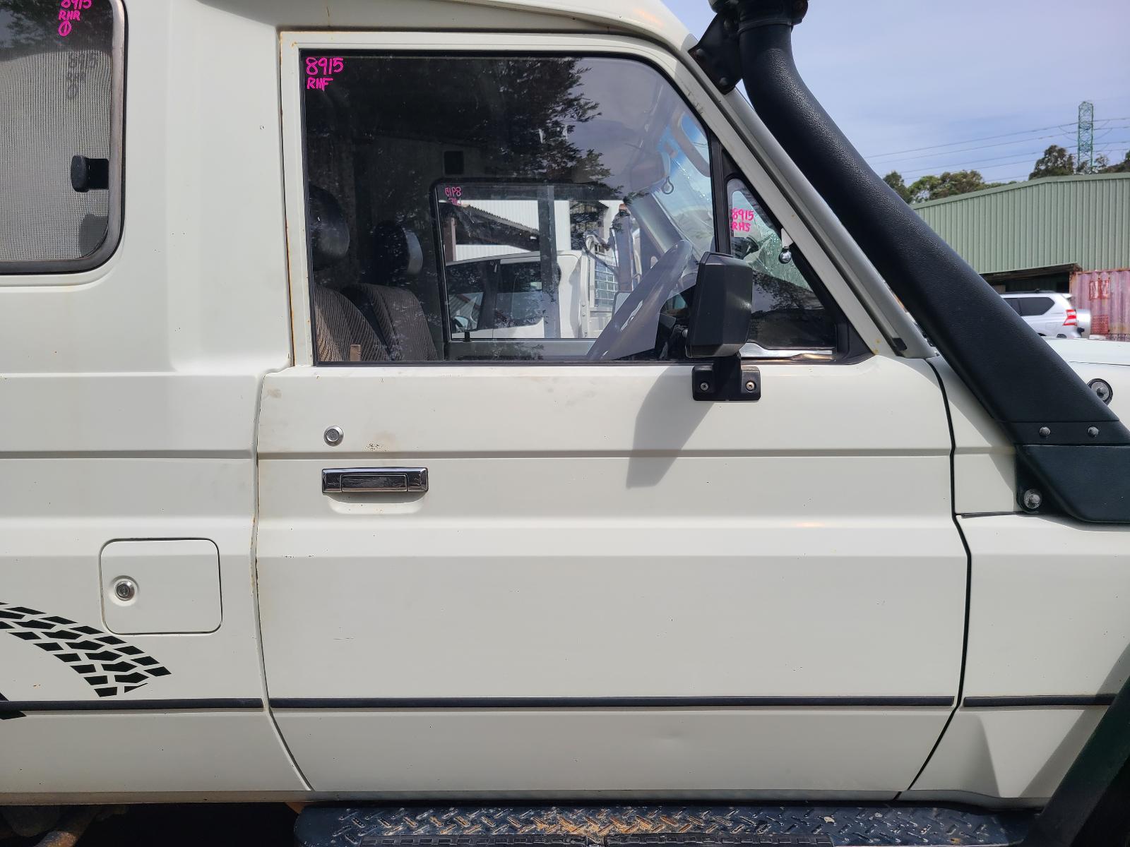 View Toyota Landcruiser 1990 2 Door Station Wagon
