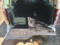 View Land Rover Discovery 2011 4 Door Station Wagon