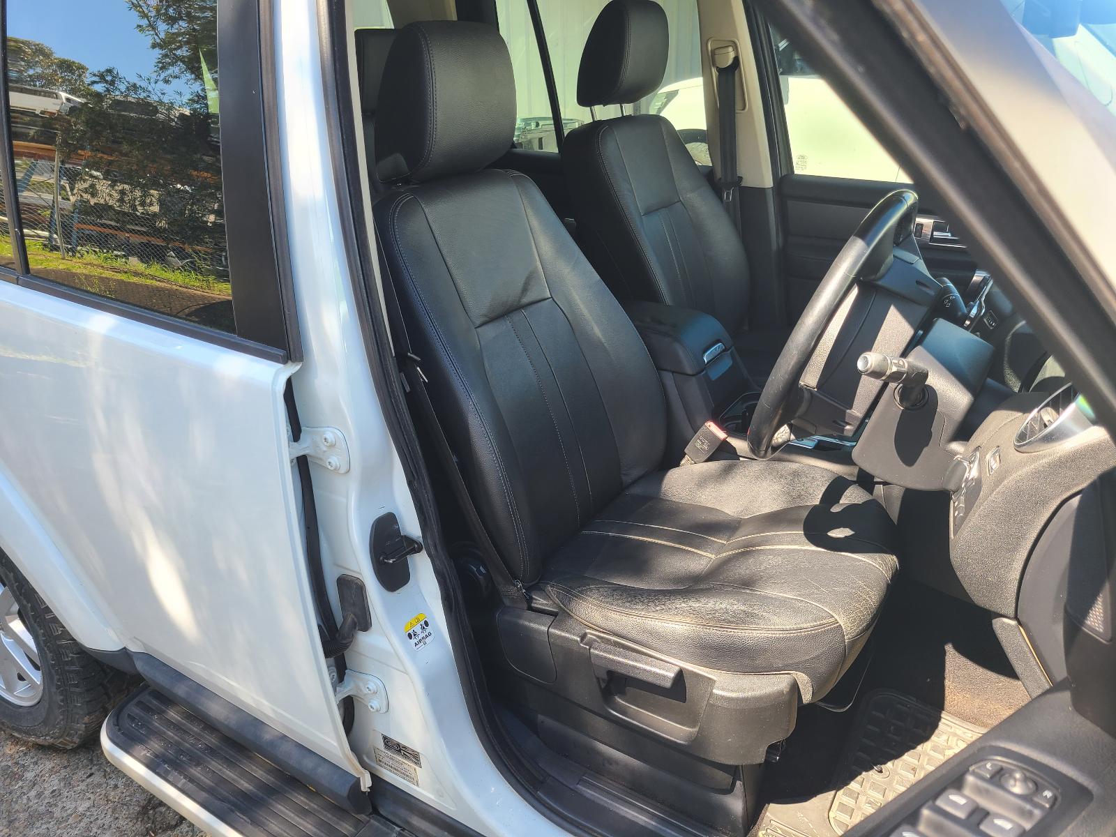 View Land Rover Discovery 2011 4 Door Station Wagon