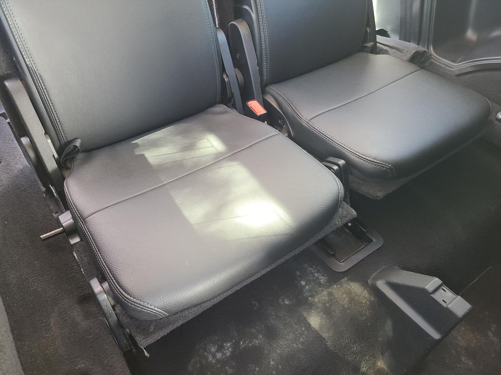 View Land Rover Discovery 2011 4 Door Station Wagon