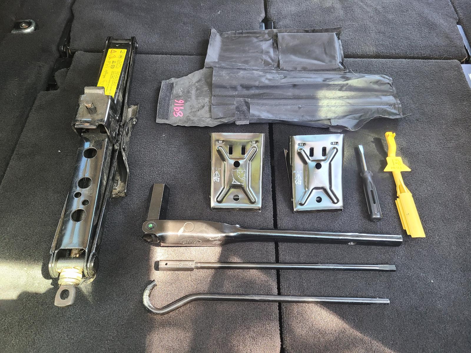 View Land Rover Discovery 2011 4 Door Station Wagon