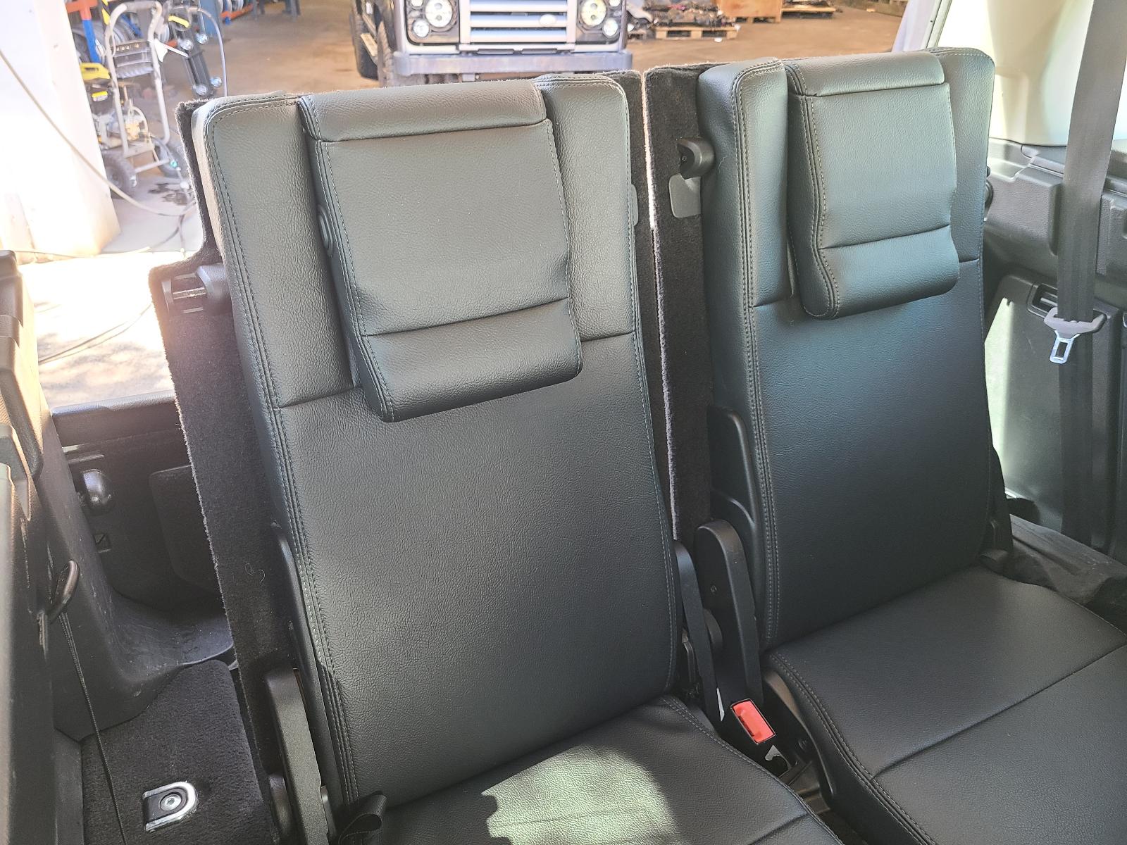 View Land Rover Discovery 2011 4 Door Station Wagon