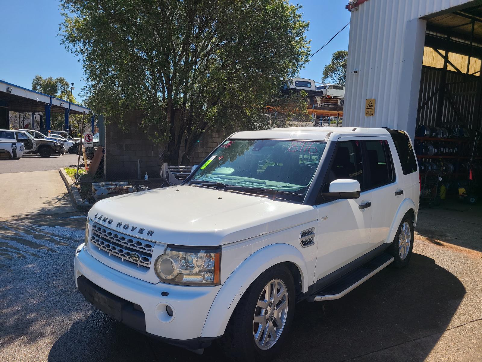 View Land Rover Discovery 2011 4 Door Station Wagon