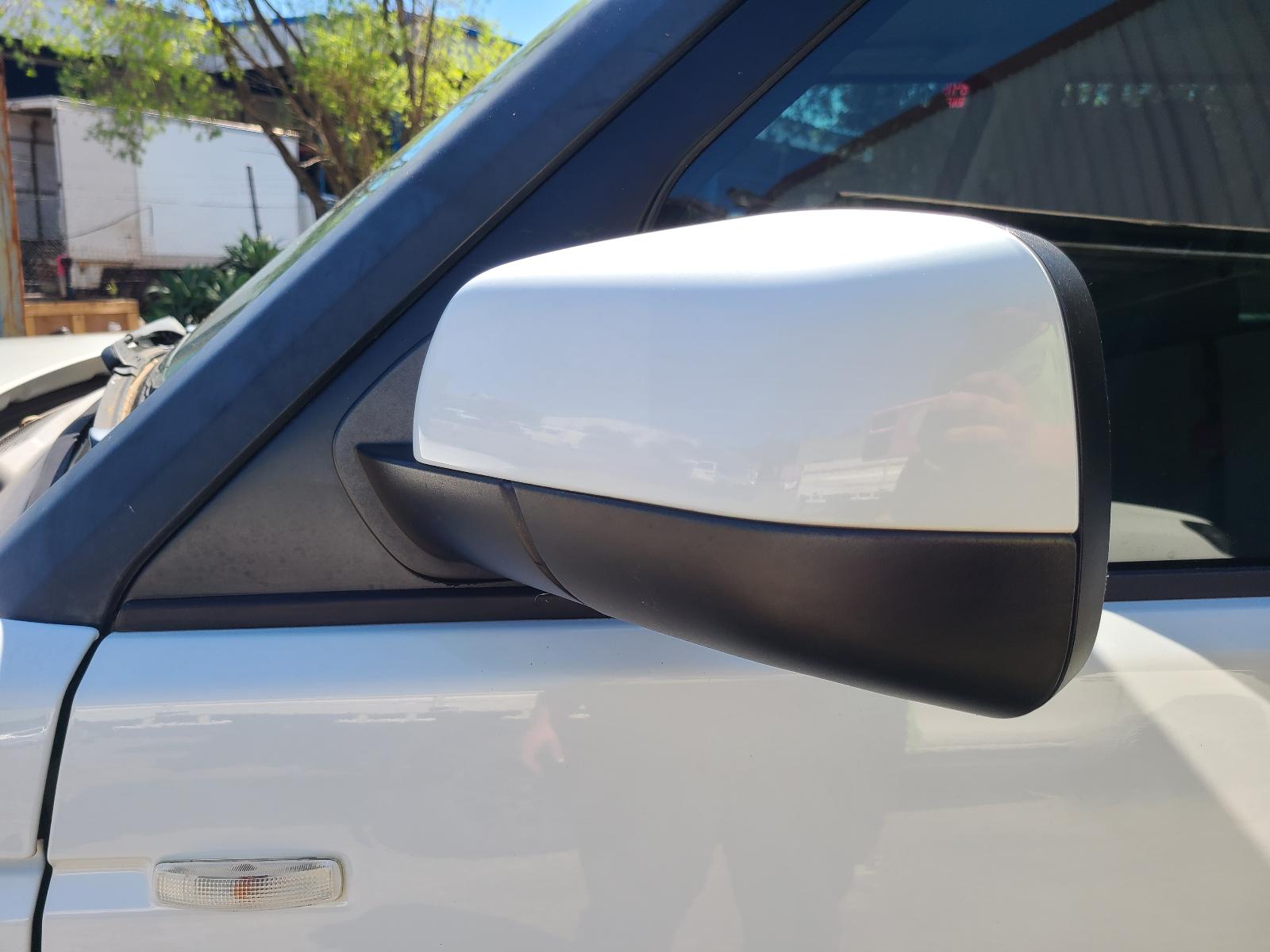 View Land Rover Discovery 2011 4 Door Station Wagon