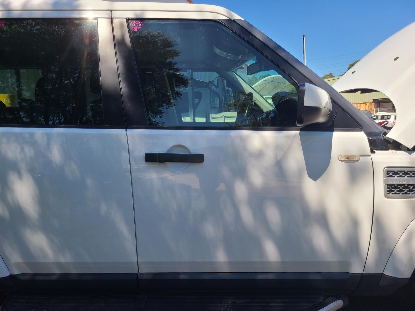 View Land Rover Discovery 2011 4 Door Station Wagon