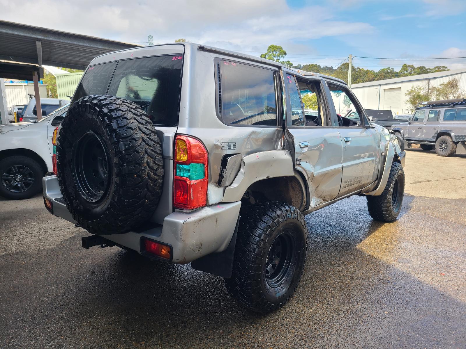 Nissan Patrol 2013 4 Door Station Wagon View Nissan Patrol 2013 4 Door Station Wagon