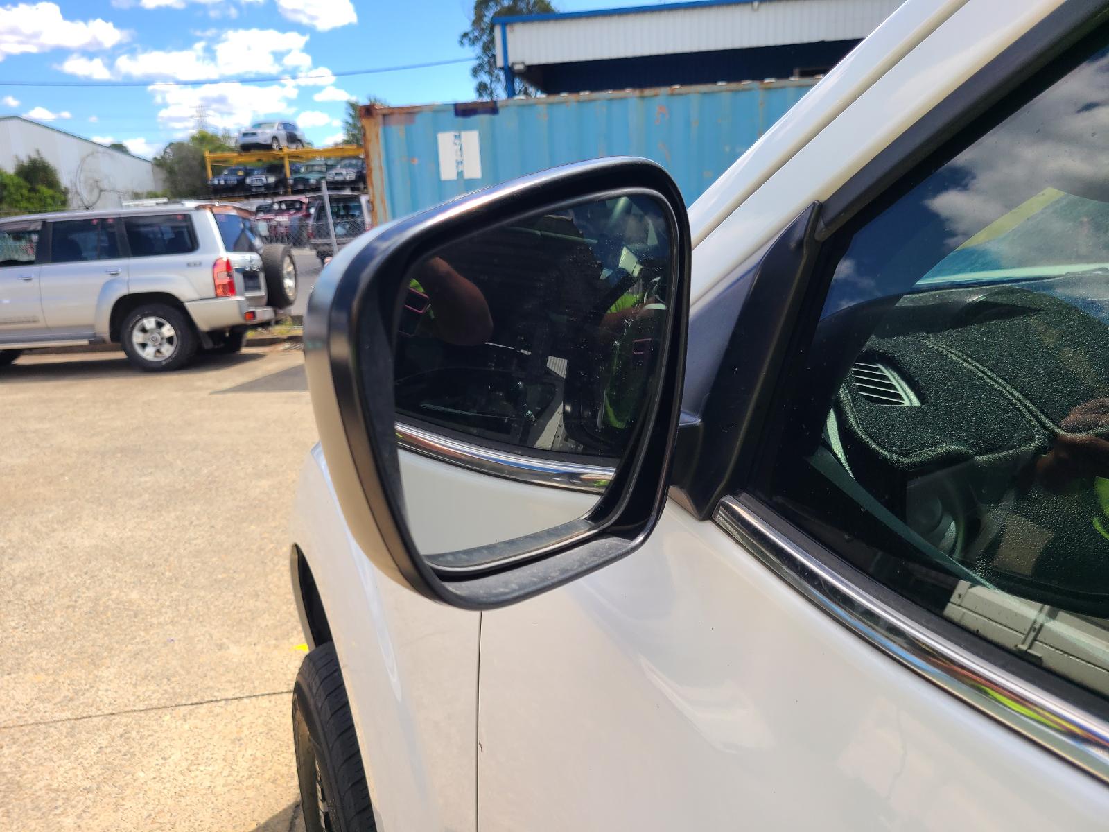 View Nissan Navara 2017 4 Door Utility