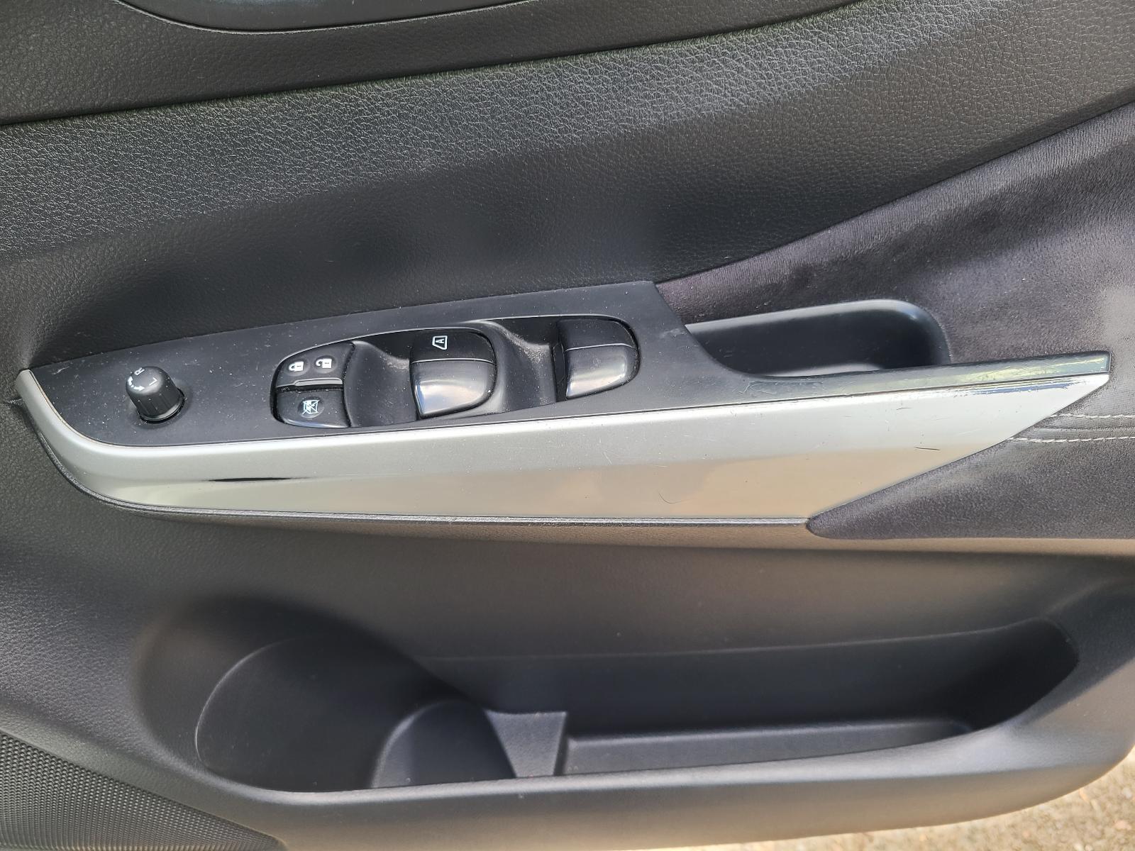 View Nissan Navara 2017 4 Door Utility