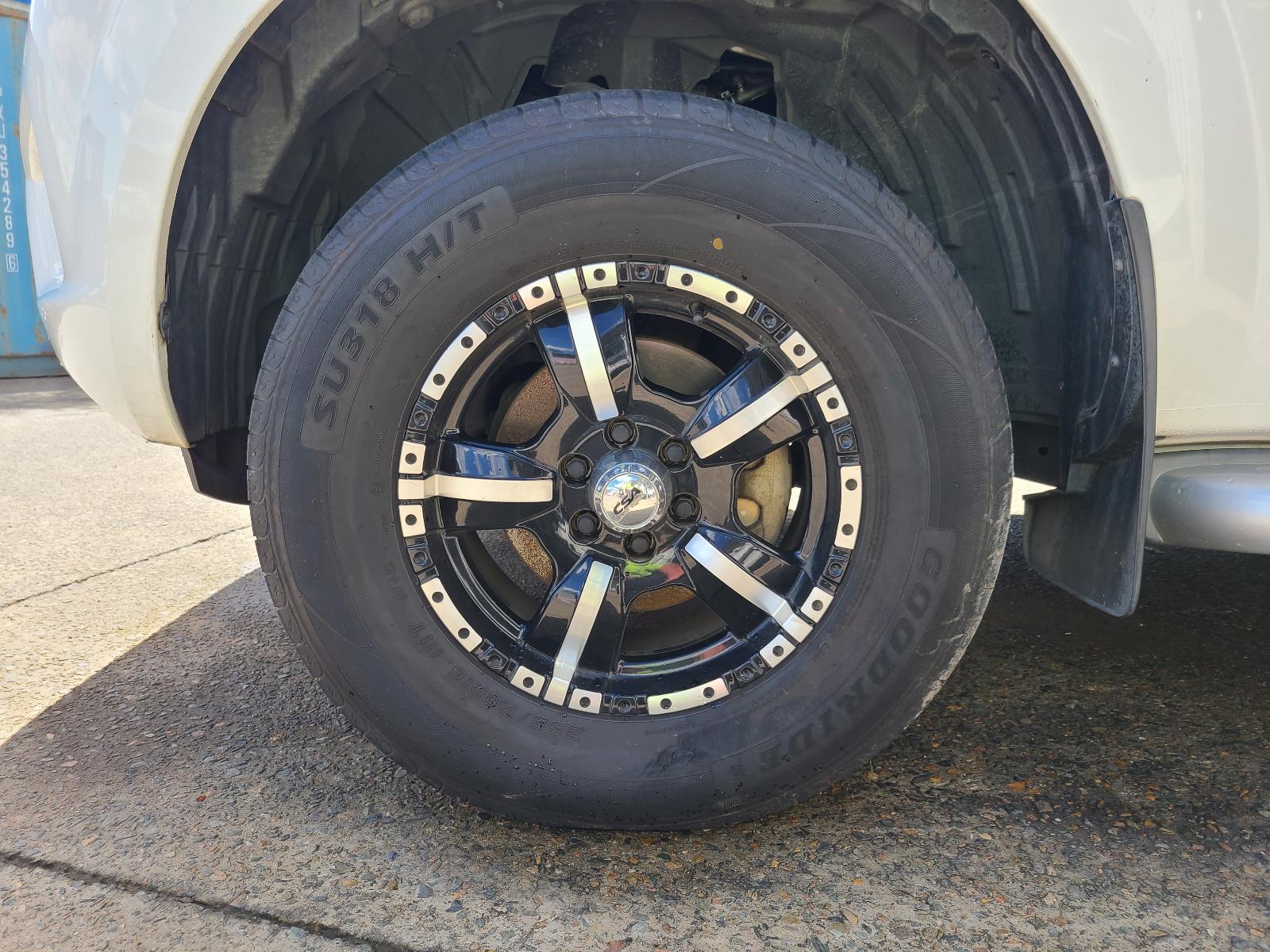View Nissan Navara 2017 4 Door Utility