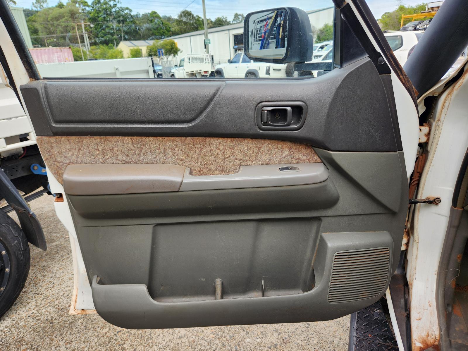 View Nissan Patrol 2012  