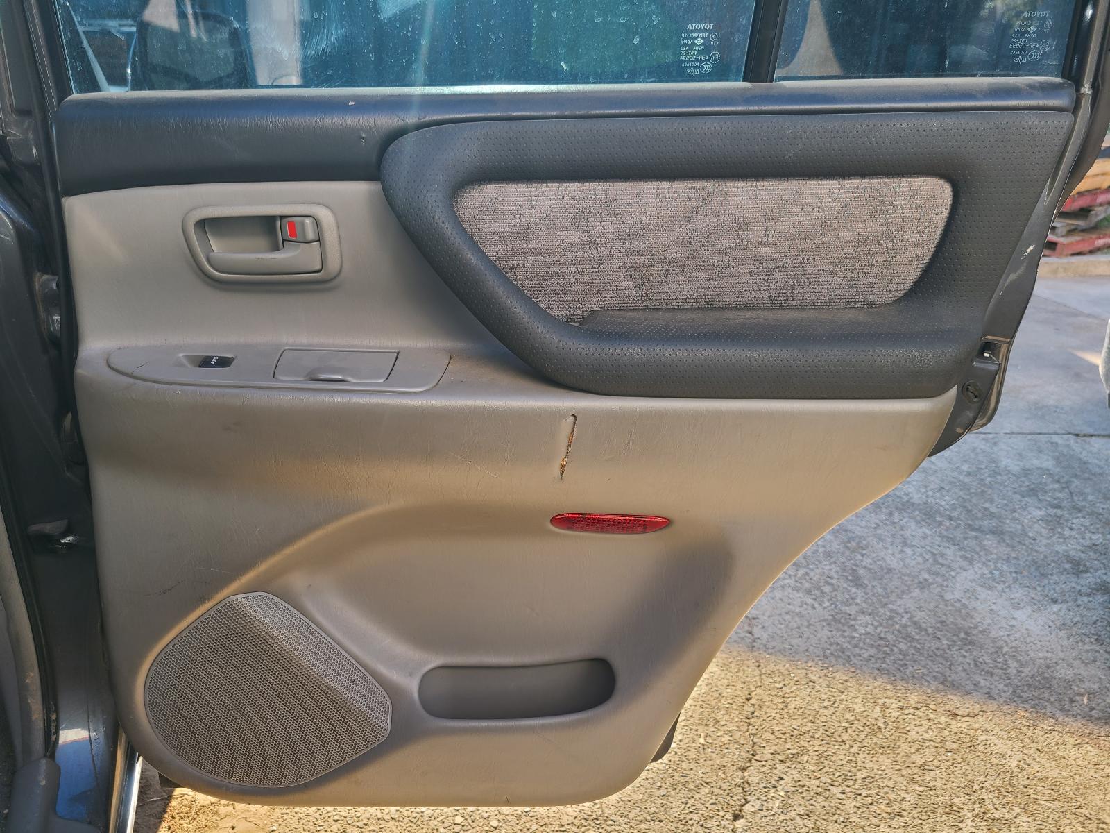 View Toyota Landcruiser 2004 4 Door Station Wagon