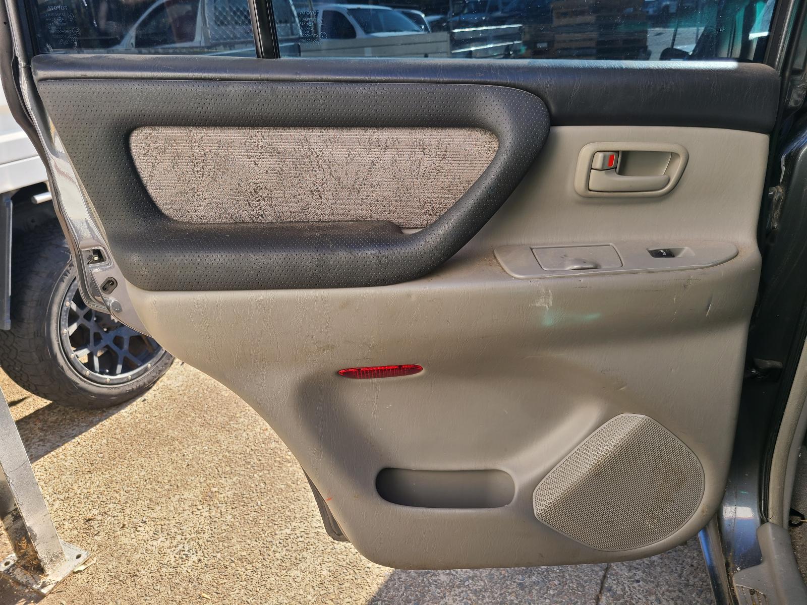 View Toyota Landcruiser 2004 4 Door Station Wagon