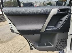 View Toyota Prado 2012  