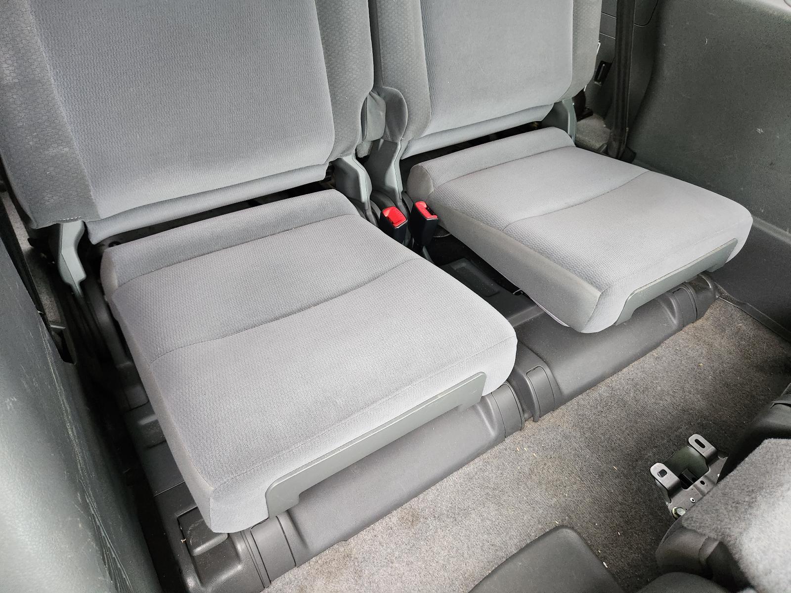 View Toyota Prado 2012  