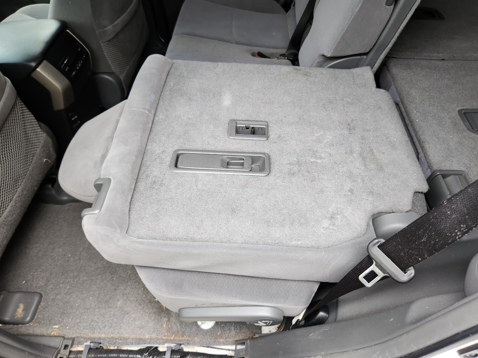 View Toyota Prado 2012  