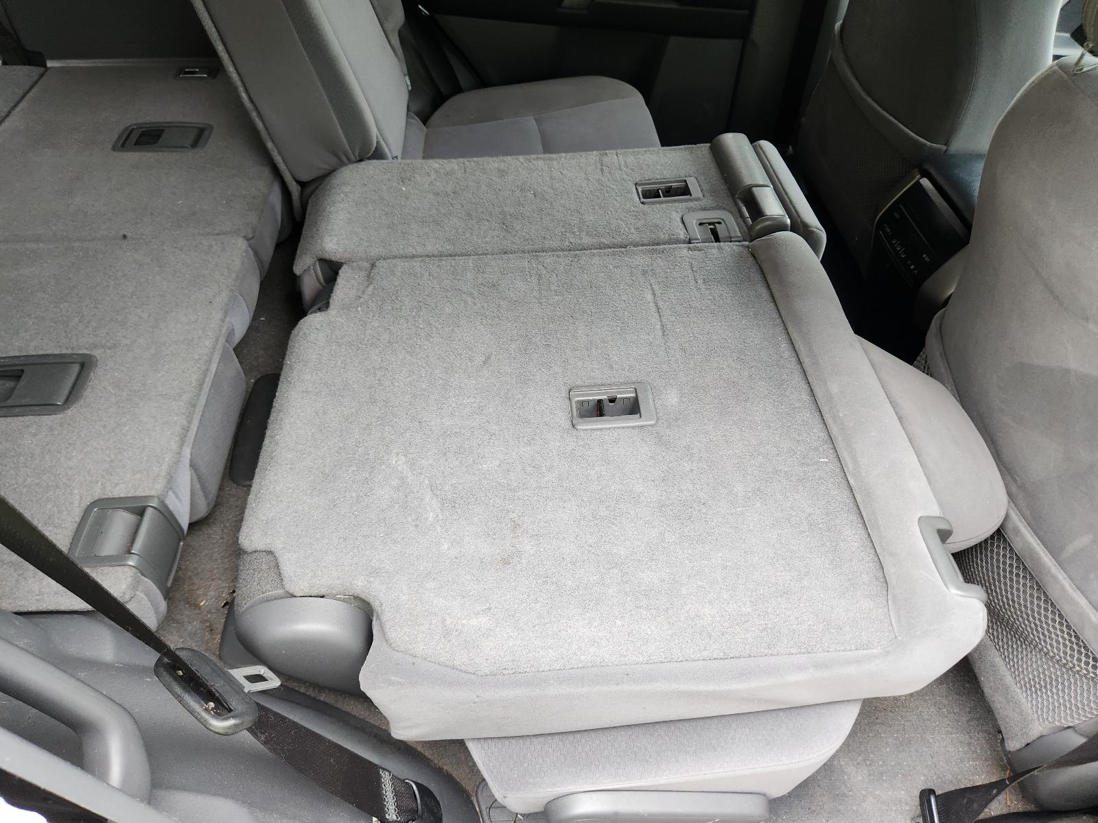 View Toyota Prado 2012  