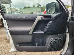 View Toyota Prado 2012  