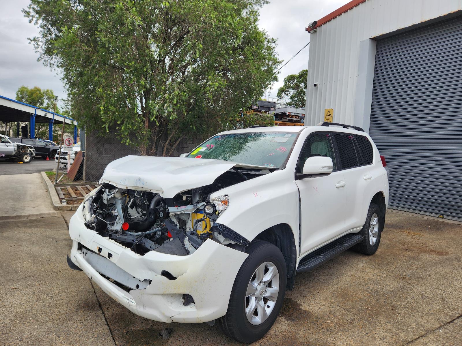 View Toyota Prado 2012  