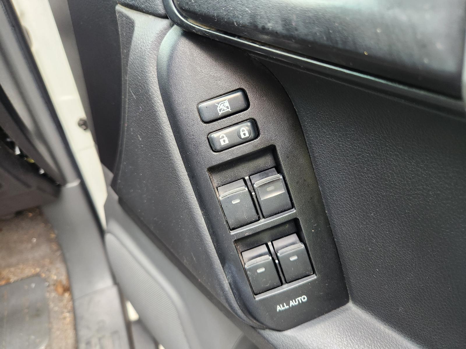 View Toyota Prado 2012  