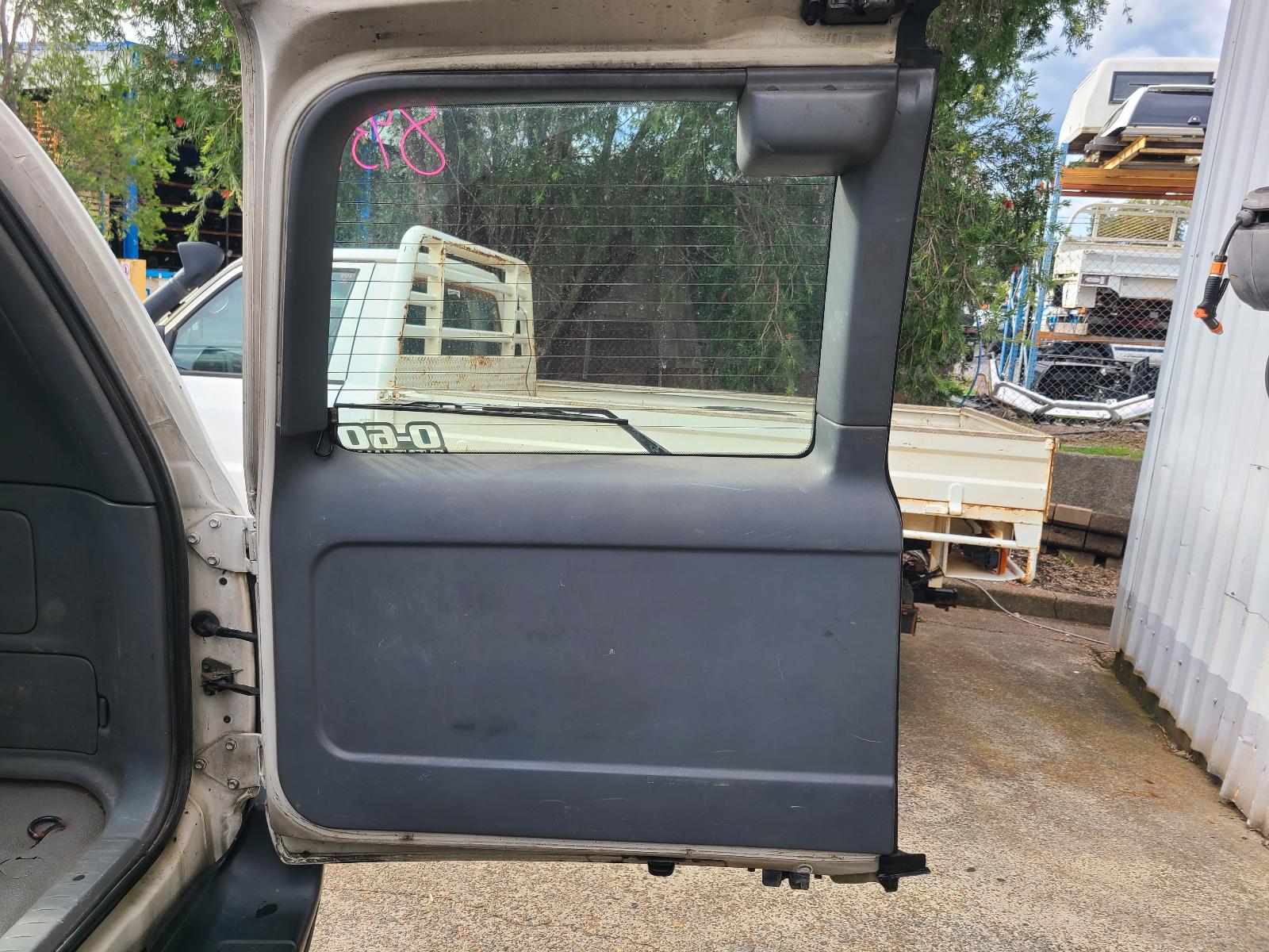 Toyota Landcruiser 2001 4 Door Station Wagon View Toyota Landcruiser 2001 4 Door Station Wagon