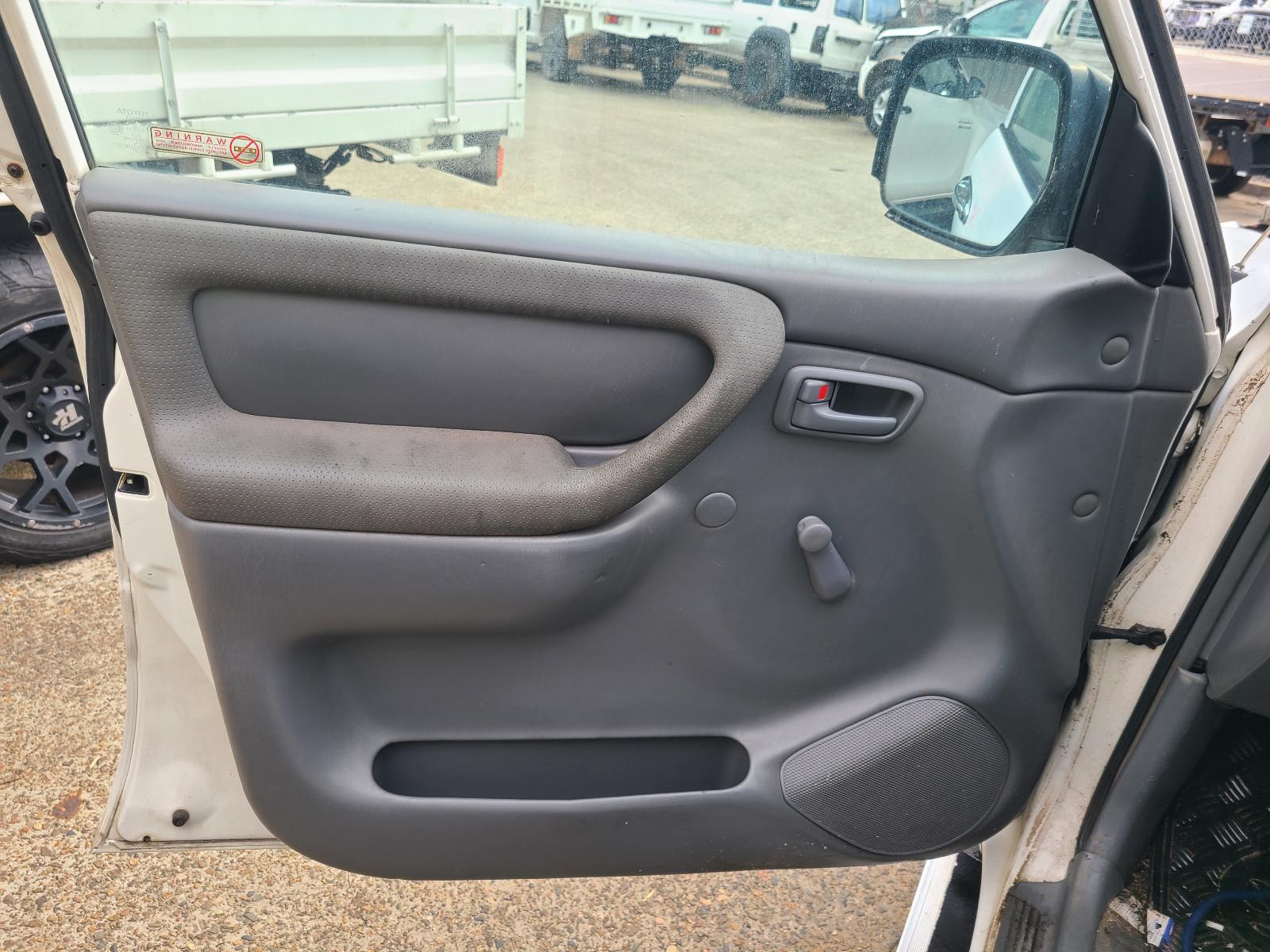 Toyota Landcruiser 2001 4 Door Station Wagon View Toyota Landcruiser 2001 4 Door Station Wagon