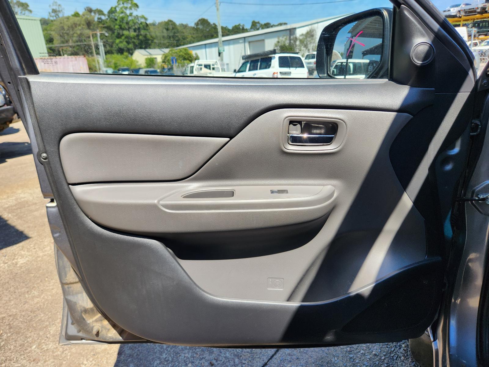 View Mitsubishi Triton 2017 4 Door Utility