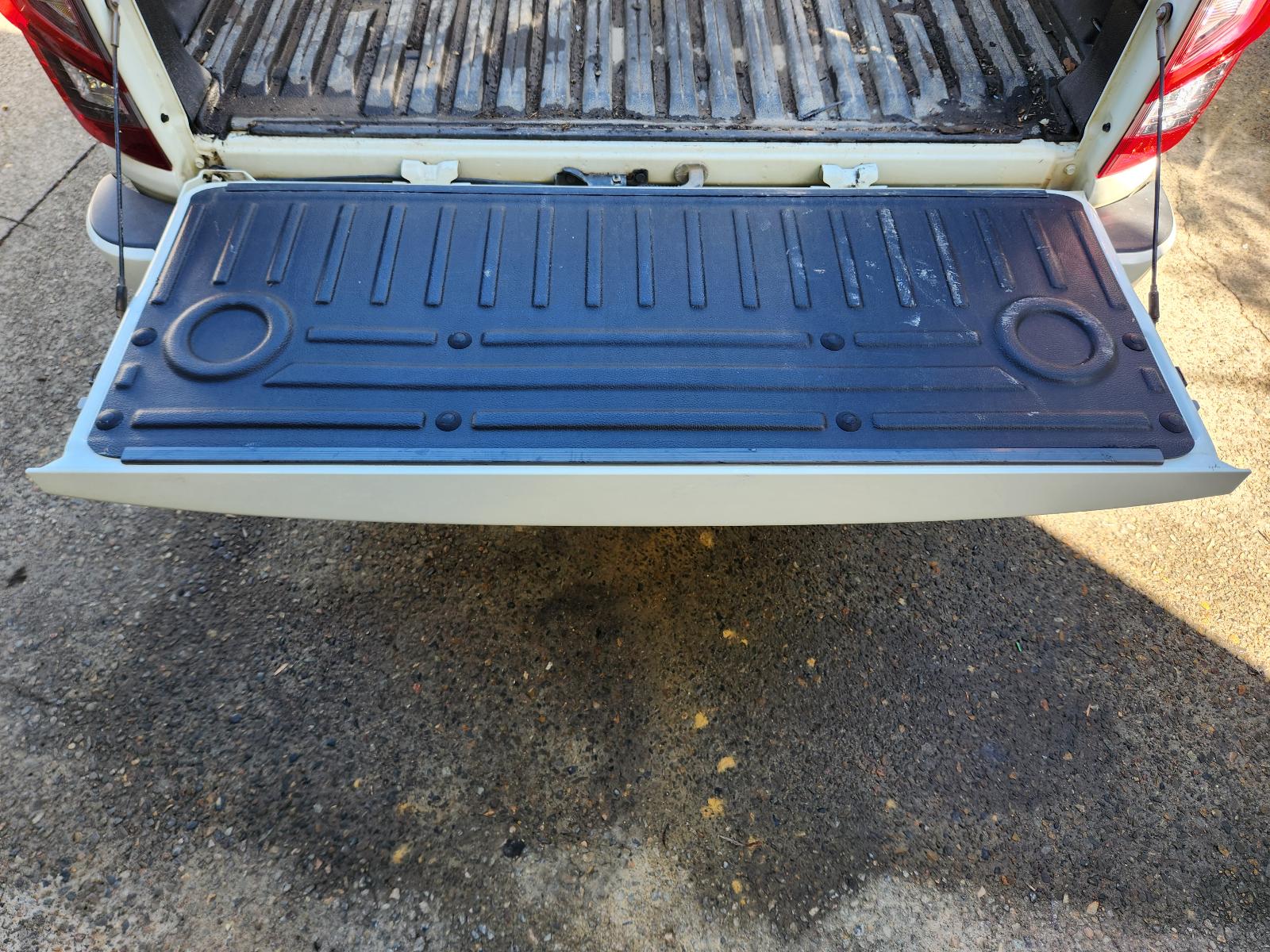 View Nissan Navara 2023  