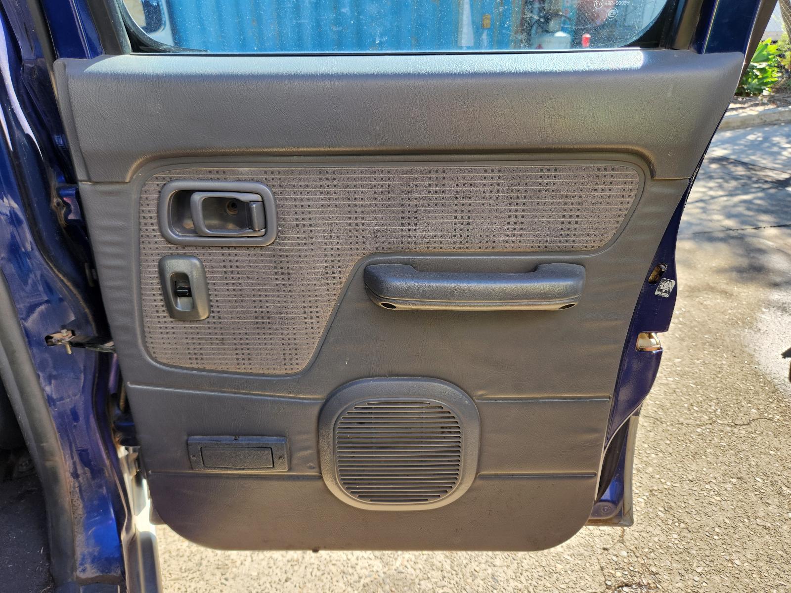 View Nissan Navara 2004  