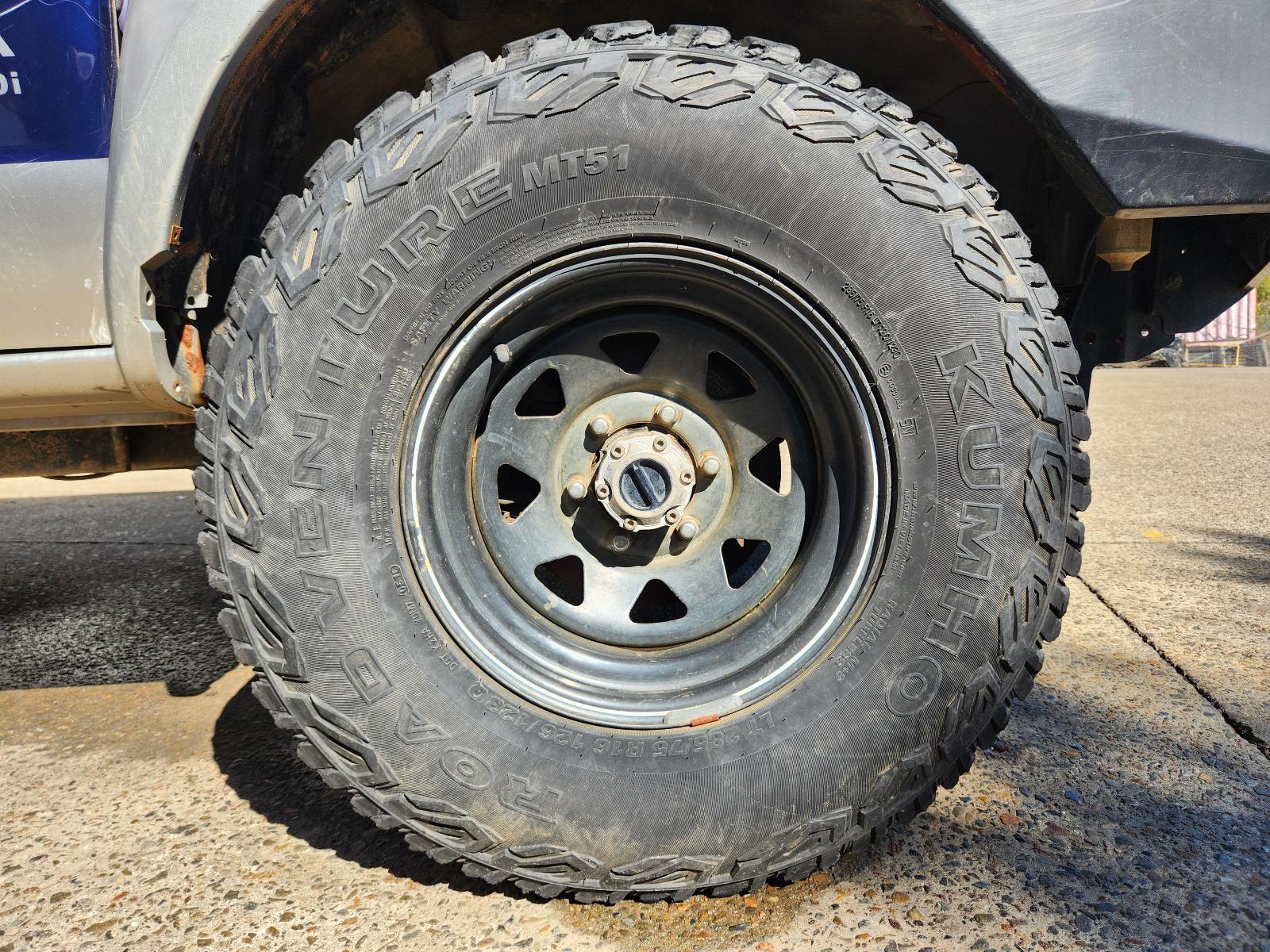 View Nissan Navara 2004  