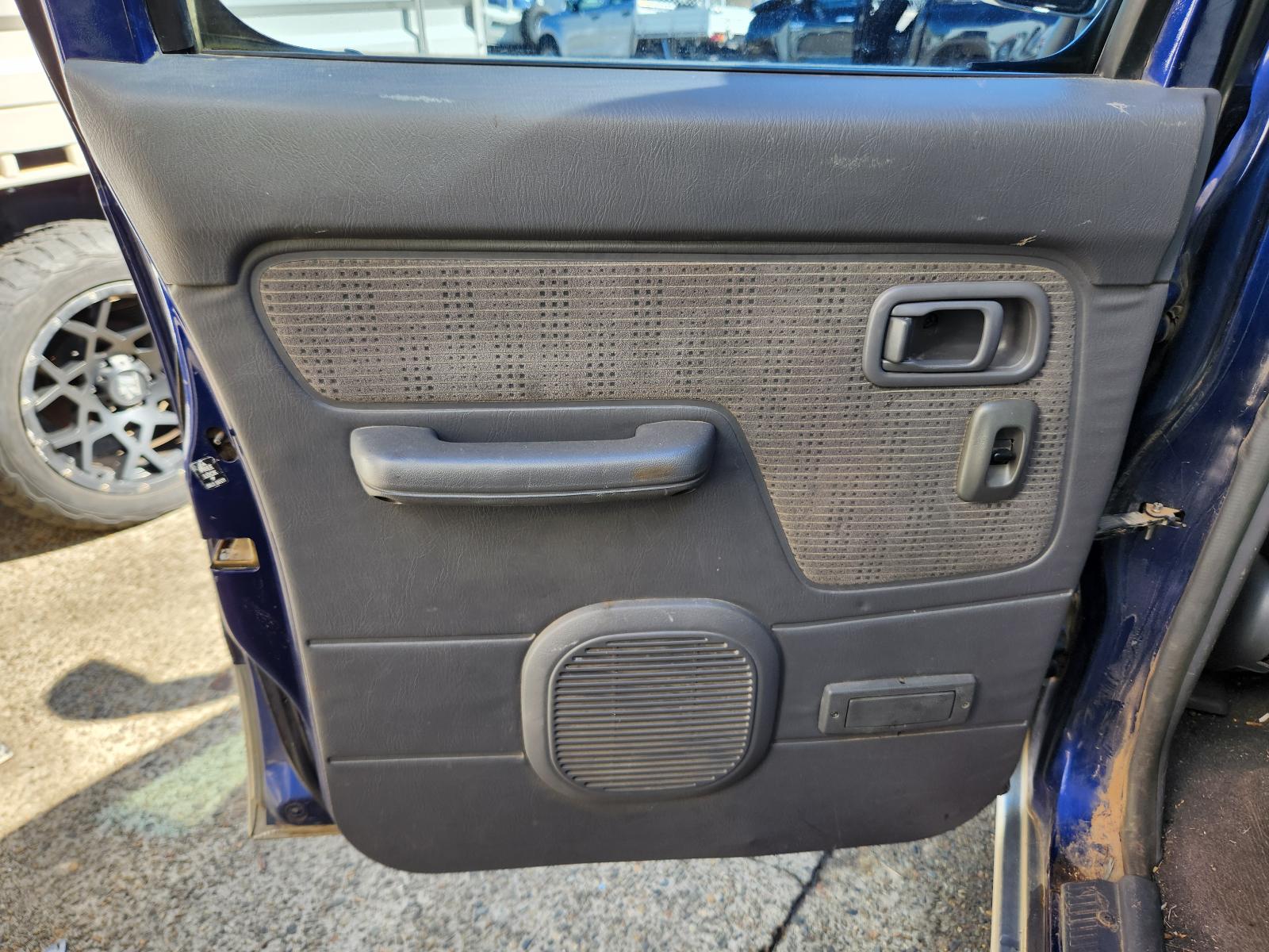 View Nissan Navara 2004  