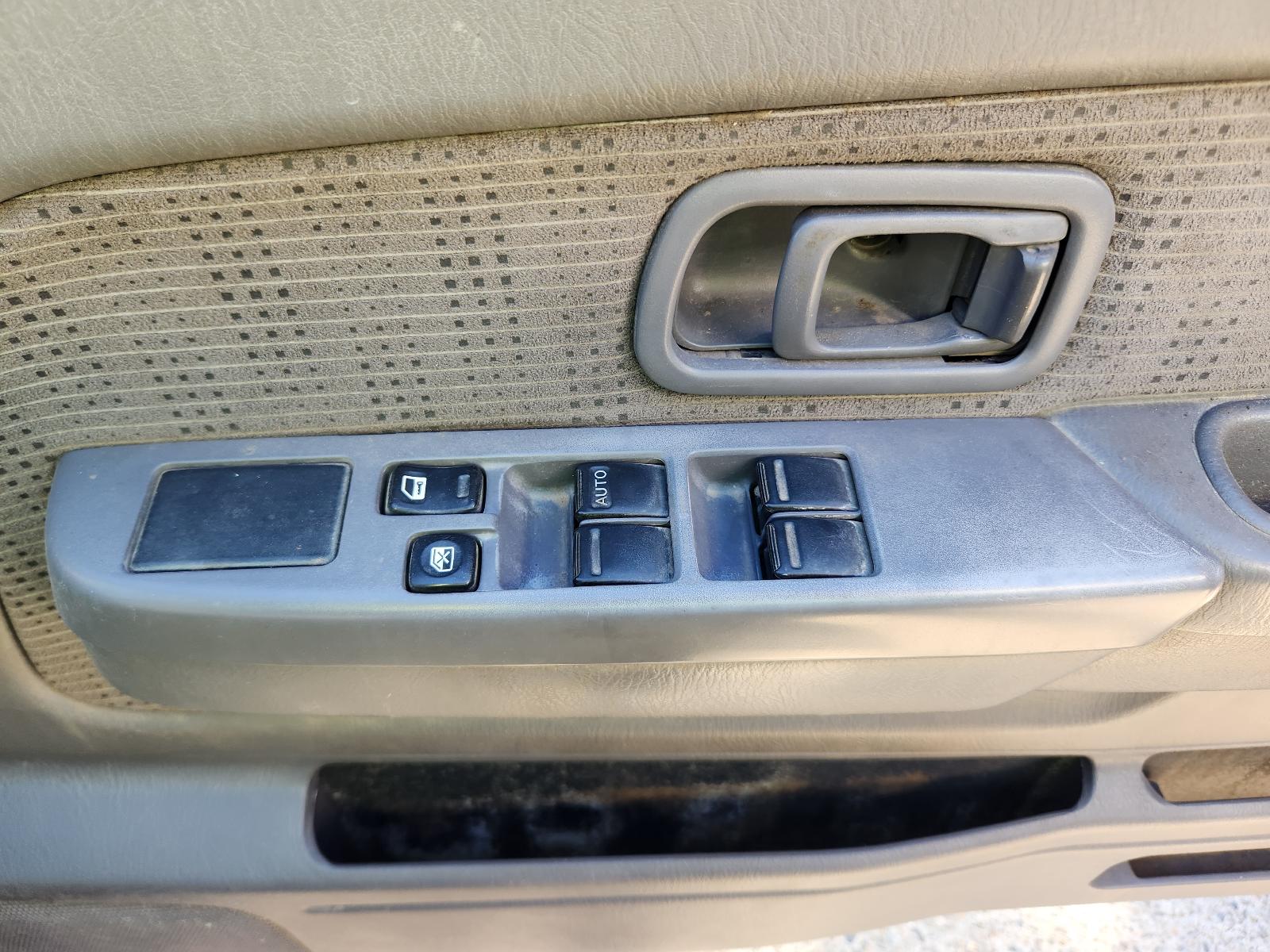 View Nissan Navara 2004  