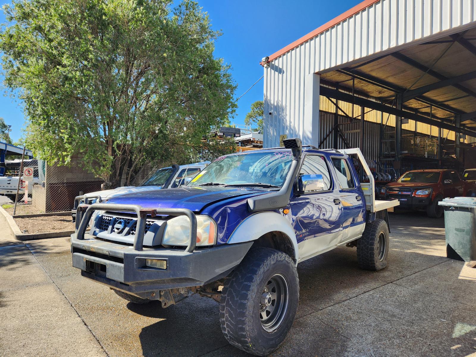 View Nissan Navara 2004  