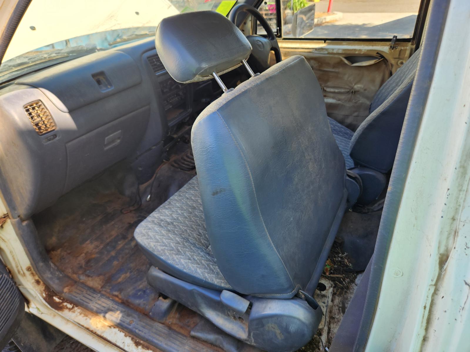 View Toyota Hilux 2002 2 Door Pickup