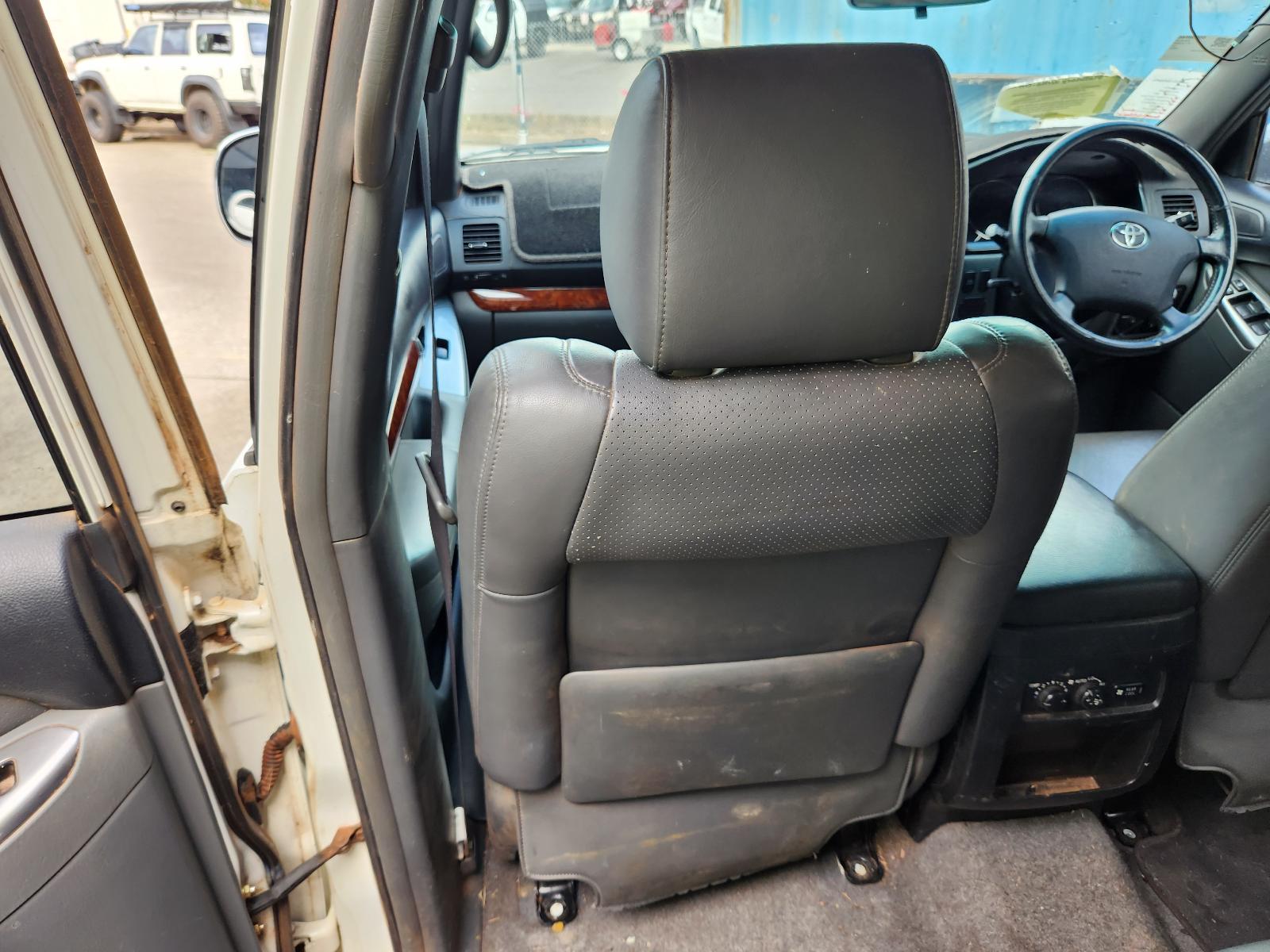 View Toyota Prado 2004  