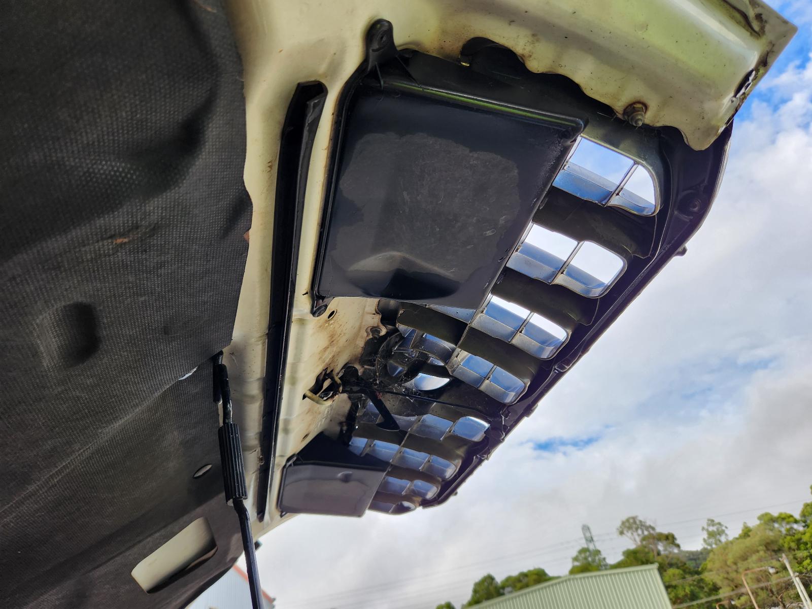 View Toyota Prado 2004  