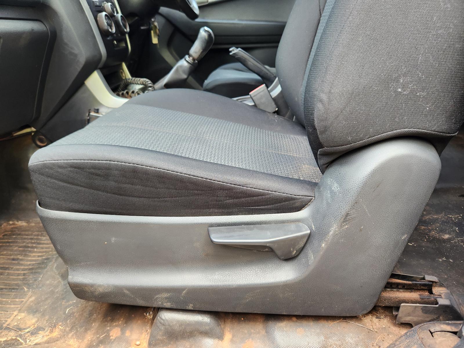 Isuzu Dmax 2014 4 Door Utility View Isuzu Dmax 2014 4 Door Utility