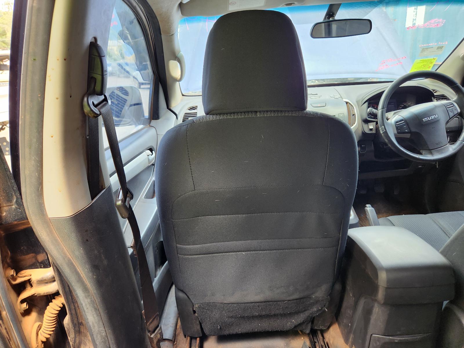 Isuzu Dmax 2014 4 Door Utility View Isuzu Dmax 2014 4 Door Utility
