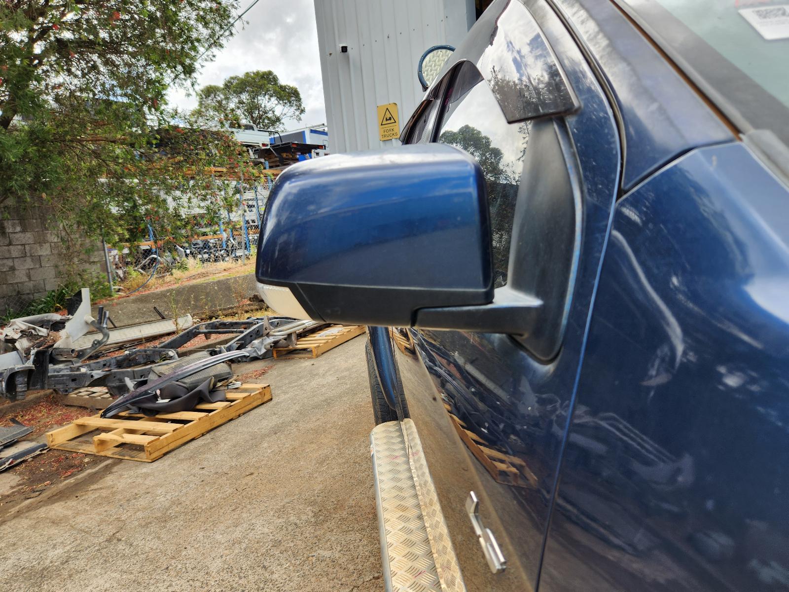 Isuzu Dmax 2014 4 Door Utility View Isuzu Dmax 2014 4 Door Utility