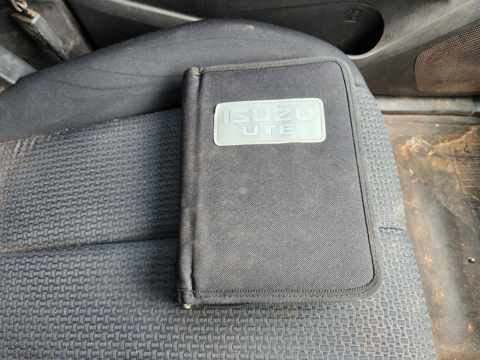 Isuzu Dmax 2014 4 Door Utility View Isuzu Dmax 2014 4 Door Utility