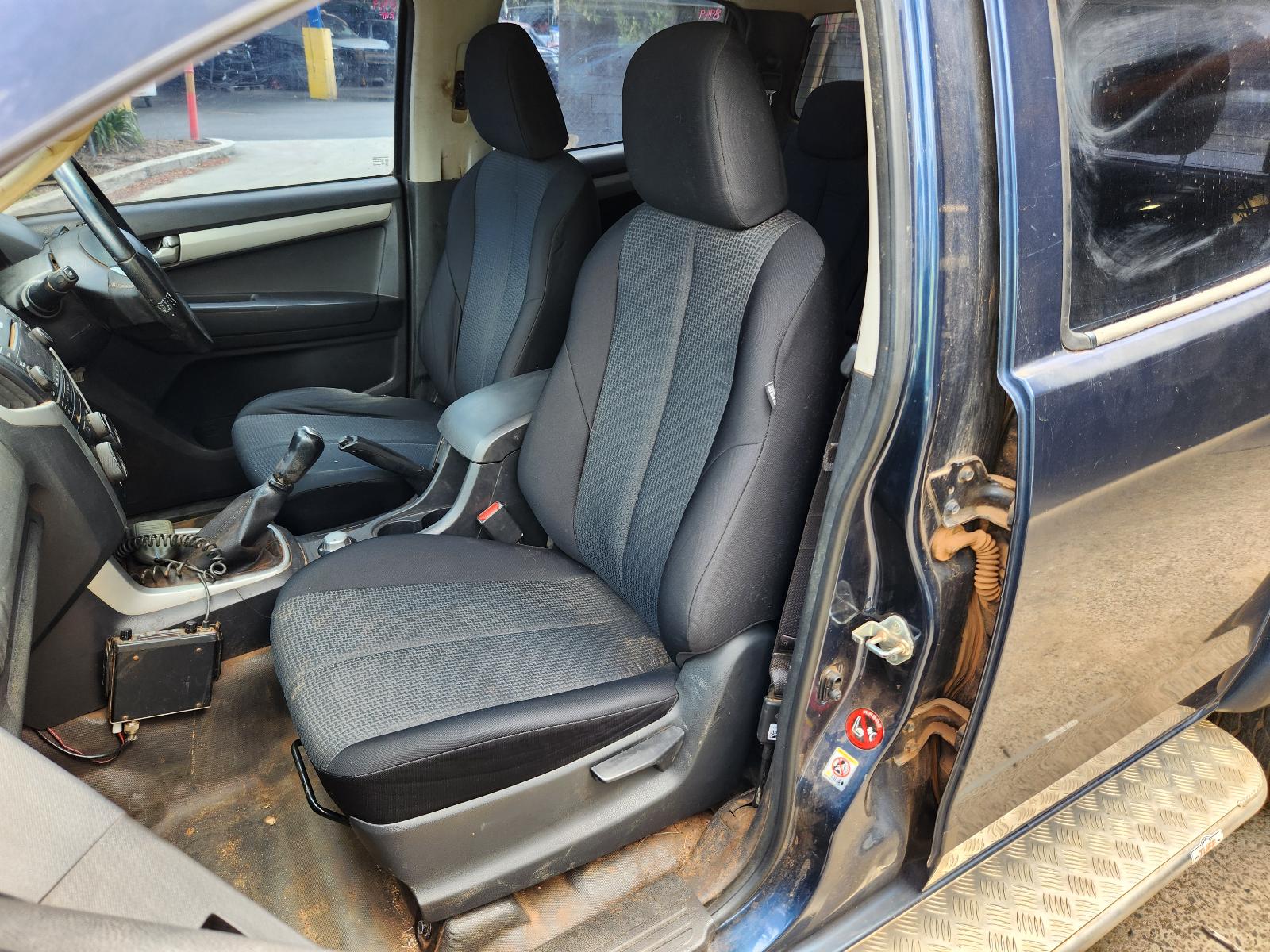 Isuzu Dmax 2014 4 Door Utility View Isuzu Dmax 2014 4 Door Utility